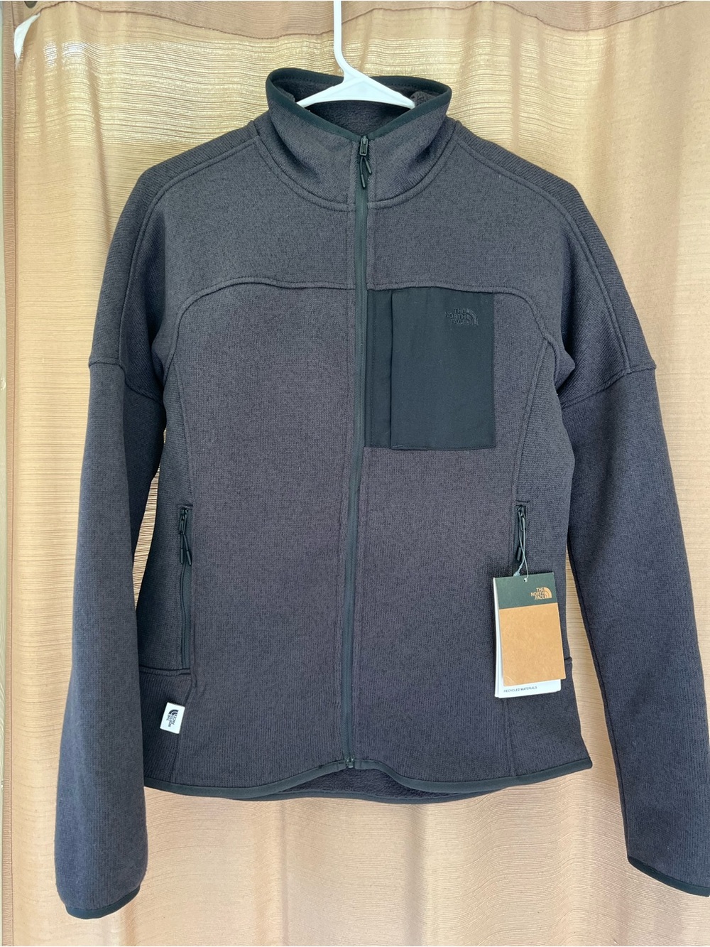 The North Face women’s Black Full-Zip Fleece Jacket